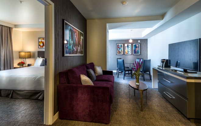 Guest Room Dining/Lounge (Photo Credit/George Papadakis)